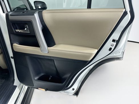 Used 2018 Toyota 4Runner Limited RWD image 31