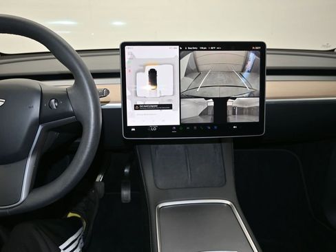 Used 2023 Tesla Model Y Long Range AWD/4WD image 19