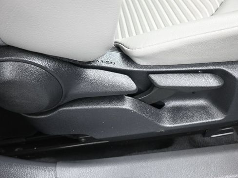Used 2023 Toyota Camry SE FWD image 40
