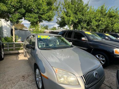 Used 2007 Mercury Milan Premier FWD image 2