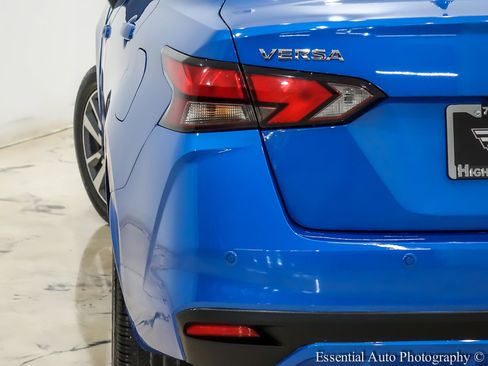 Used 2023 Nissan Versa SV image 8