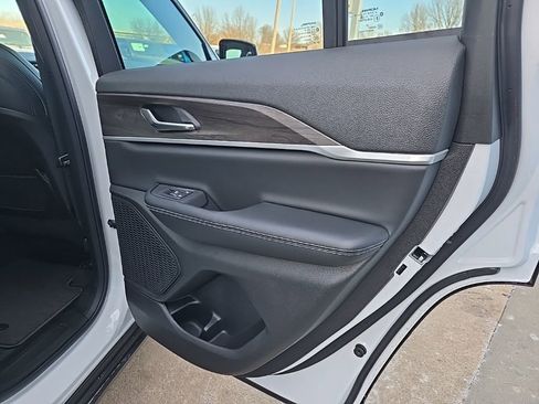 New 2026 Jeep Grand Cherokee Altitude image 79