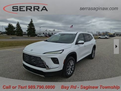 Used 2025 Buick Enclave Preferred w/ LPO, Floor Liner Package image 1