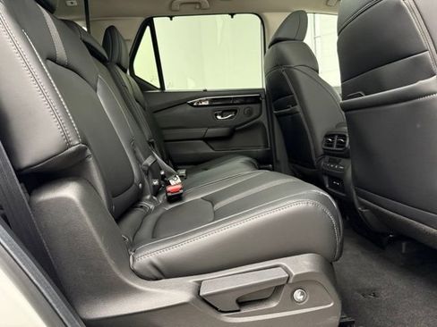 Used 2025 Honda Pilot Touring image 25