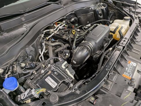 Certified 2023 Ford Explorer XLT w/ Class IV Trailer Tow Package image 30