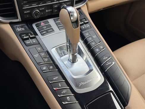 Used 2015 Porsche Panamera S image 23