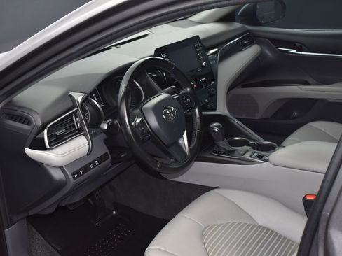 Used 2021 Toyota Camry SE image 8