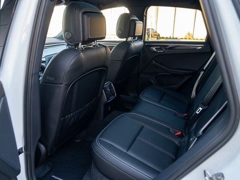 New 2026 Porsche Macan S image 23
