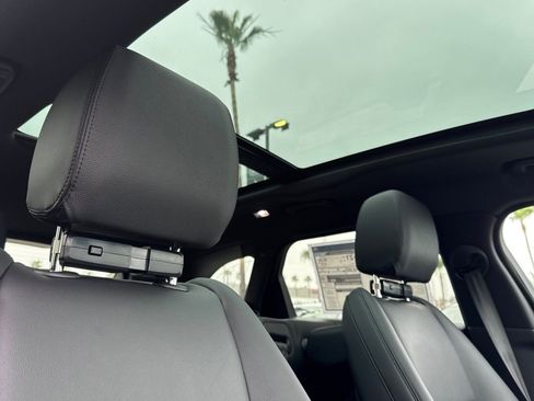 New 2026 Land Rover Range Rover Velar Dynamic SE AWD/4WD image 18