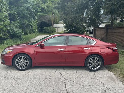 Used 2018 Nissan Altima 2.5 SR w/ SR Special Edition FWD image 2