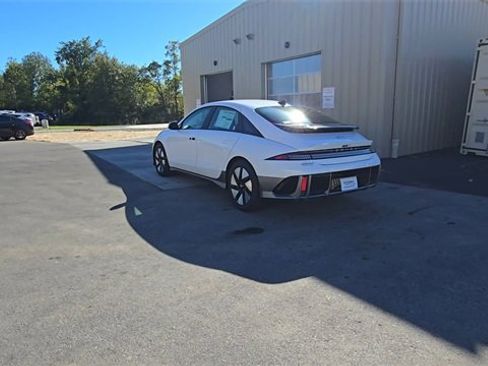 New 2025 Hyundai Ioniq 6 SE image 8