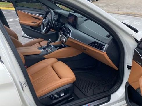 Used 2022 BMW 530i w/ M Sport Package RWD image 16