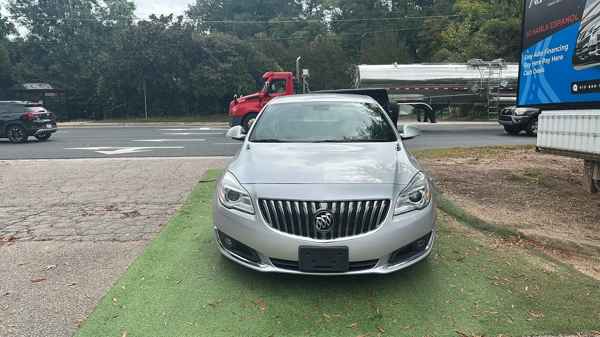 Used 2015 Buick Regal Premium FWD image 2