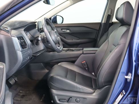 Used 2023 Nissan Rogue SL w/ SL Premium Package image 9