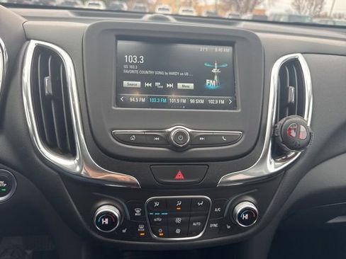 Used 2018 Chevrolet Equinox LT image 16