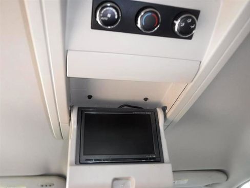 Used 2011 Chrysler Town & Country Touring-L w/ Trailer Tow Group FWD image 38