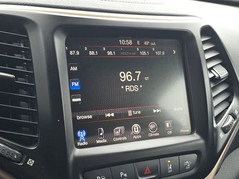 Used 2015 Jeep Cherokee Limited w/ Luxury Group image 18