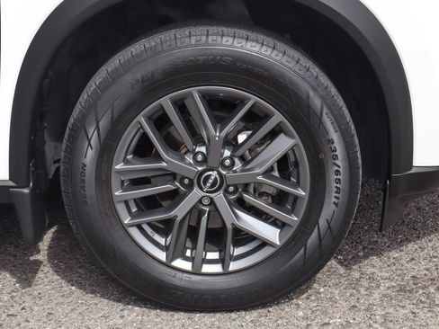 Used 2023 Nissan Rogue S FWD image 38