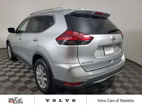 Used 2017 Nissan Rogue SV FWD image 6