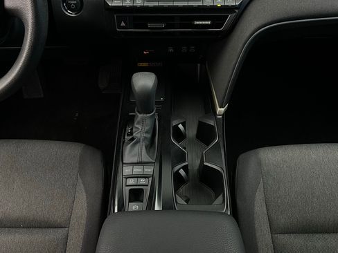 Used 2025 Toyota Camry LE image 14