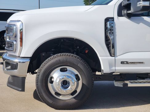 New 2026 Ford F350 XLT w/ XLT Premium Package AWD/4WD image 9