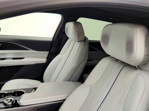 Used 2024 Cadillac Lyriq Luxury image 21