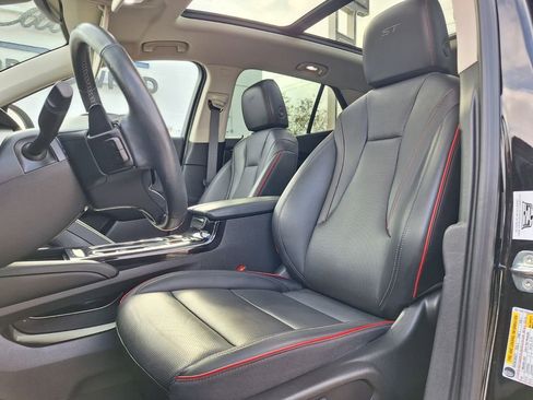 Used 2023 Buick Envision Essence w/ Sport Touring Package image 21