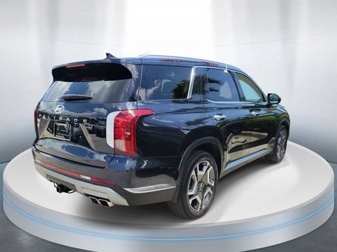 Used 2024 Hyundai Palisade SEL Premium w/ Premium Package FWD image 4