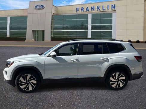 Used 2025 Volkswagen Atlas SEL AWD/4WD image 4