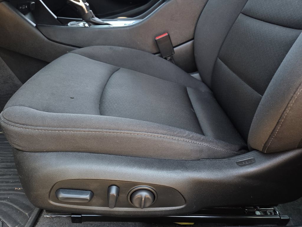 Used 2025 Chevrolet Malibu RS FWD image 15