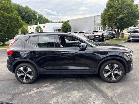 Used 2023 Volvo XC40 B5 Plus w/ Driver Assist Package AWD/4WD image 7