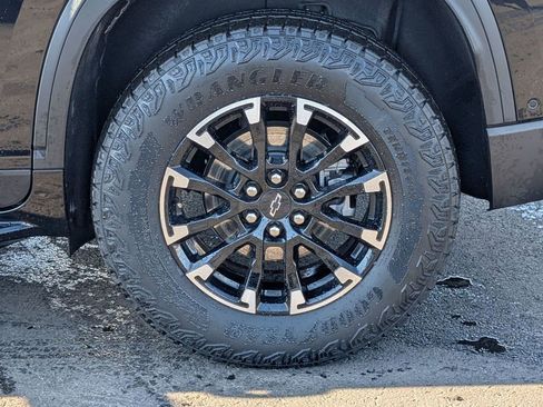 Used 2024 Chevrolet Traverse Z71 w/ Enhanced Driving Package image 11