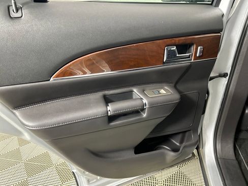 Used 2014 Lincoln MKX FWD w/ Equipment Group 102A image 16