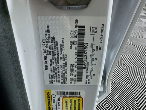 Used 2019 Ford Fusion SE image 12