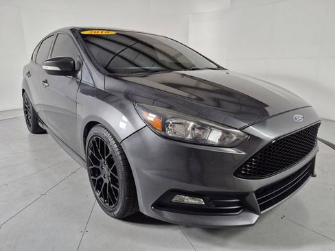 Used 2018 Ford Focus ST FWD image 6