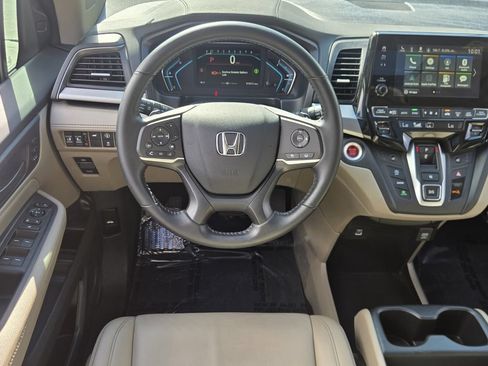 Used 2024 Honda Odyssey EX-L image 13