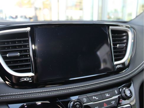 New 2026 Chrysler Pacifica Select image 15