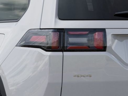 New 2026 Jeep Cherokee Laredo image 9