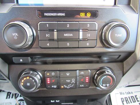 Used 2017 Ford F250 XLT w/ XLT Premium Package image 17