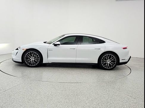 Used 2022 Porsche Taycan RWD image 8