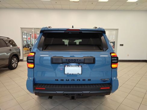 New 2026 Toyota 4Runner TRD Off-Road Premium w/ Tow Technology Package AWD/4WD image 4