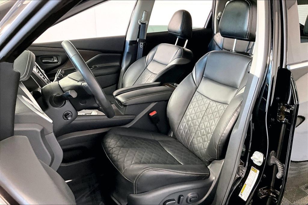 Used 2024 Nissan Murano Platinum w/ Cargo Package FWD image 25