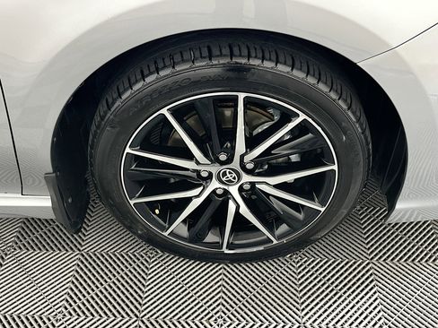 Used 2024 Toyota Camry SE image 11