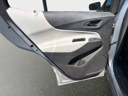 Used 2024 Chevrolet Equinox LT image 11