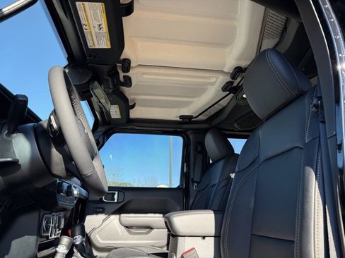 New 2025 Jeep Wrangler Sport S image 27