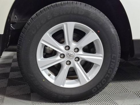 Used 2013 Toyota Highlander FWD image 25