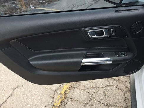 Used 2019 Ford Mustang Coupe w/ Equipment Group 101A image 9