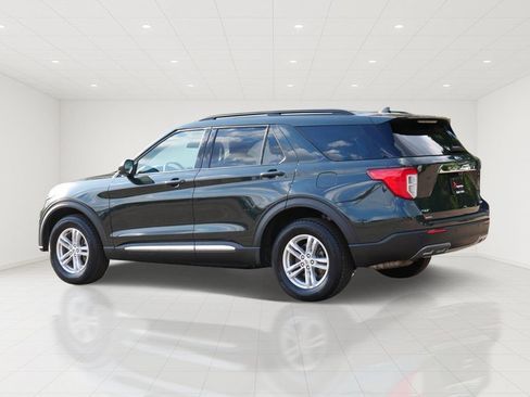 Certified 2023 Ford Explorer XLT w/ Equipment Group 202A AWD/4WD image 4
