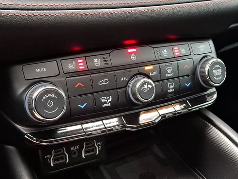 Certified 2022 Dodge Durango R/T w/ Blacktop Package AWD/4WD image 18