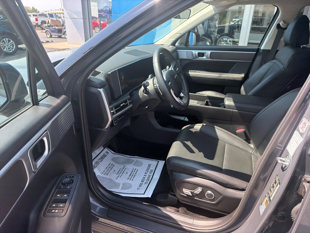 Used 2026 Hyundai Santa Fe SEL FWD image 9